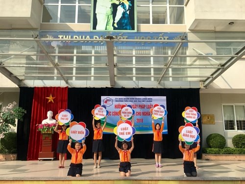 Trường tiểu học Đô Thị Việt Hưng hưởng ứng ngày pháp luật nước CHXHCN Việt Nam (09/11/2018)
